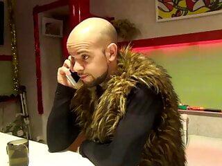 Reife Italienerin betrügt ihren Mann mit dem besten Freund ihres Lebens