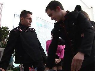 Heisse Frau mit grossen Titten fickt ihren Boss